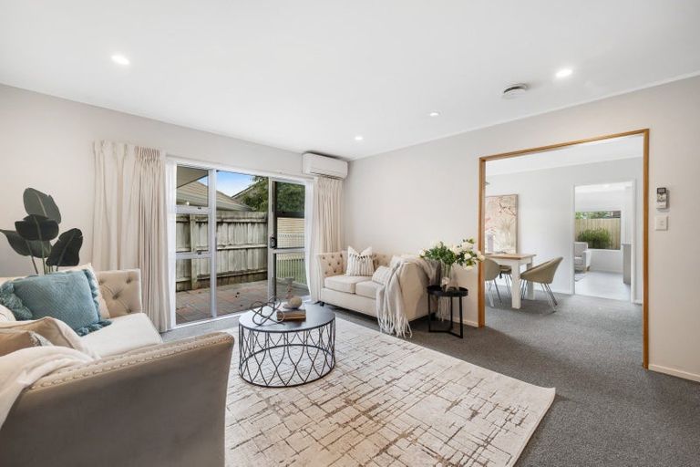 Photo of property in 66 Golfland Drive, Golflands, Auckland, 2013