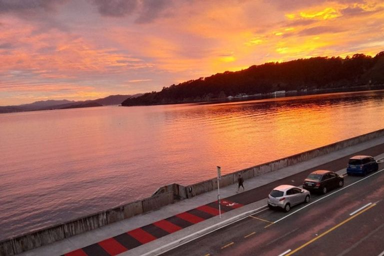 Photo of property in 4/148 Evans Bay Parade, Roseneath, Wellington, 6021