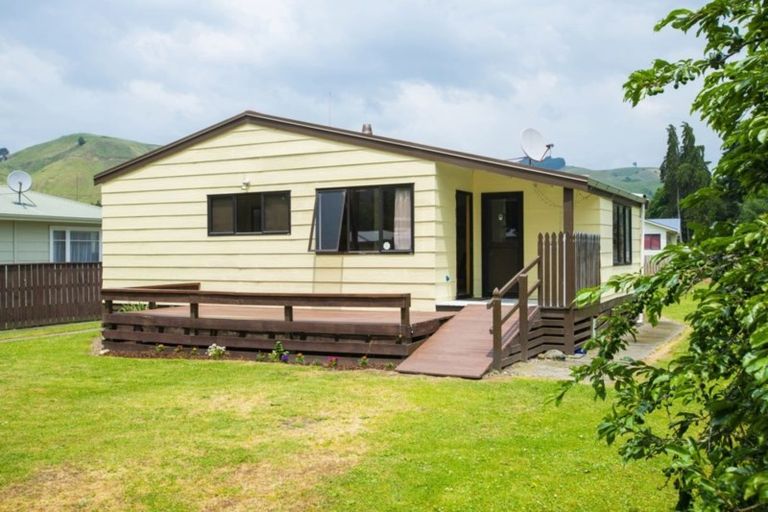Photo of property in 35 Ioapa Road, Te Karaka, 4022