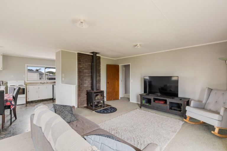Photo of property in 9 Tawake Place, Waitara, 4320