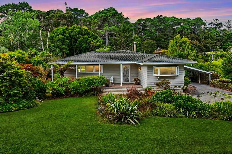 Photo of property in 4 Kay Road, Swanson, Auckland, 0614