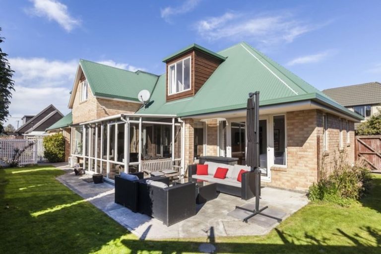 Photo of property in 2/37 Avonhead Road, Avonhead, Christchurch, 8042