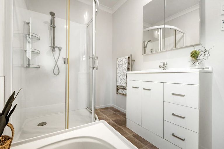 Photo of property in 17 Greenock Road, Ranui, Auckland, 0612