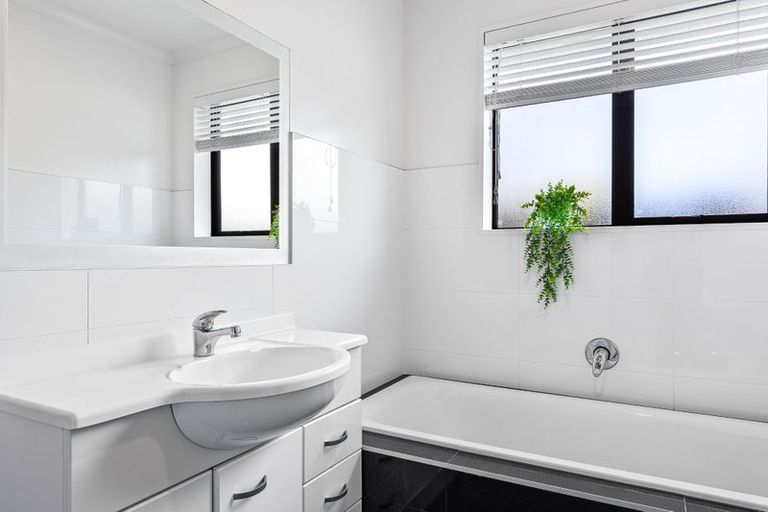 Photo of property in 106 Bassett Street, Burwood, Christchurch, 8083