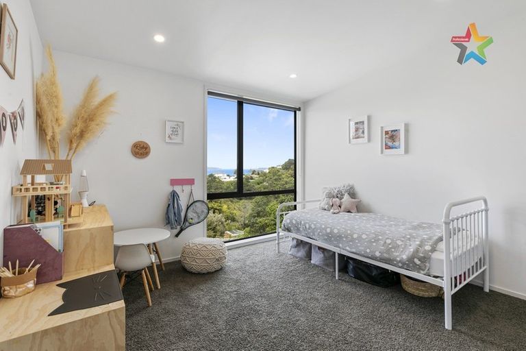 Photo of property in 58b Pekanga Road, Normandale, Lower Hutt, 5010