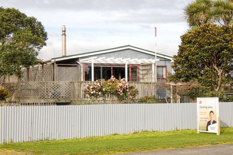 Photo of property in 5 Te Whena Street, Otaki Beach, Otaki, 5512