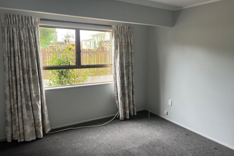 Photo of property in 2/40 Gills Avenue, Papakura, 2110