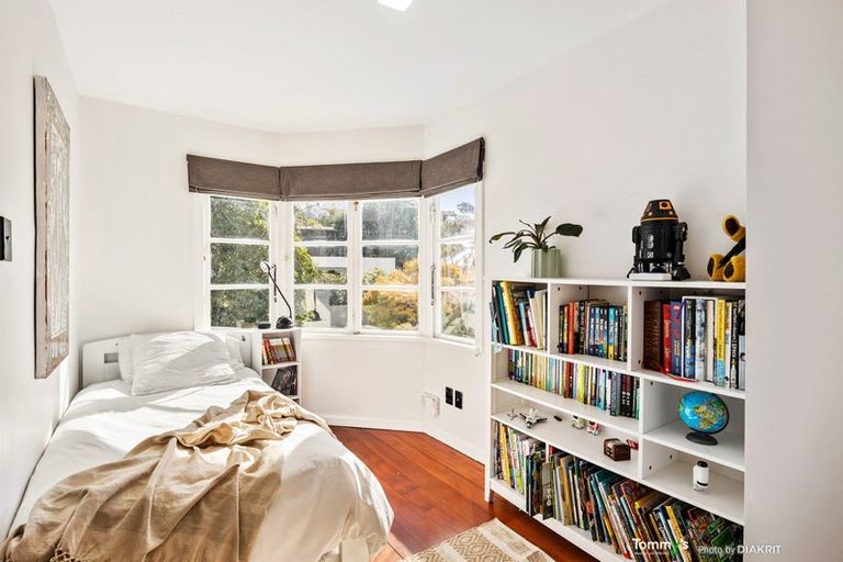 Photo of property in 7 Lower Watt Street, Wadestown, Wellington, 6012