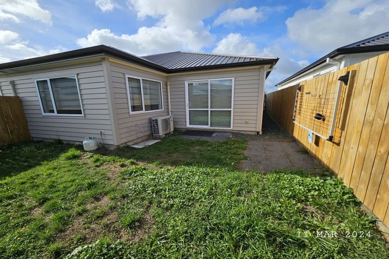 Photo of property in 40 Whareatua Avenue, Takanini, 2112