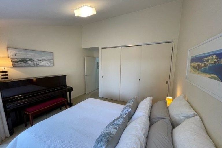 Photo of property in 1/8 Tobago Place, Sunnynook, Auckland, 0620