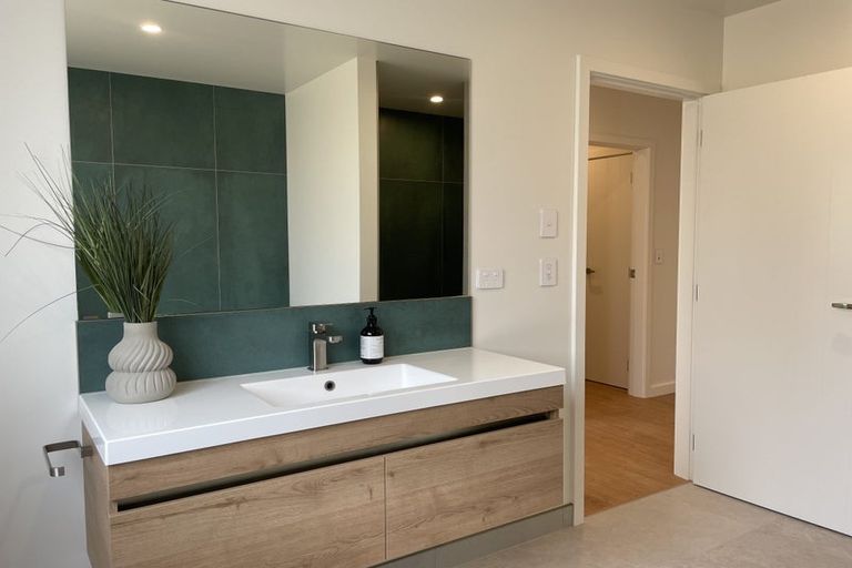 Photo of property in 94 Hugo Shaw Drive, Cambridge, 3434