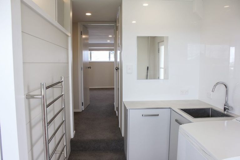 Photo of property in 53 Wade River Road, Stanmore Bay, Whangaparaoa, 0932