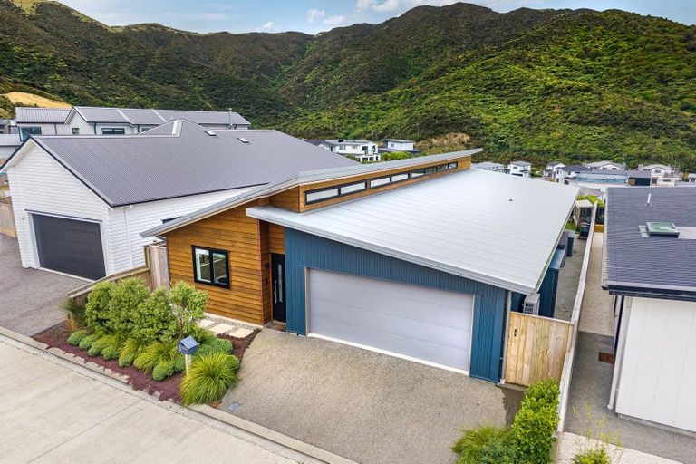 Photo of property in 3 Ramarama Lane, Crofton Downs, Wellington, 6035