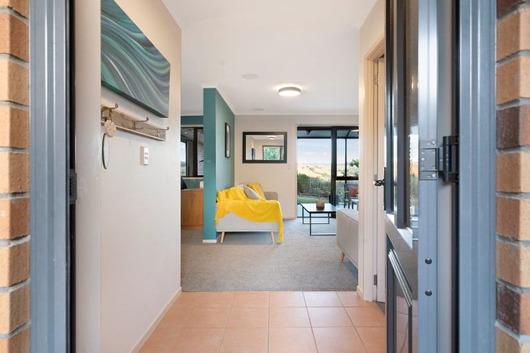 Photo of property in 32 Te Kauri Place, Helensville, 0800