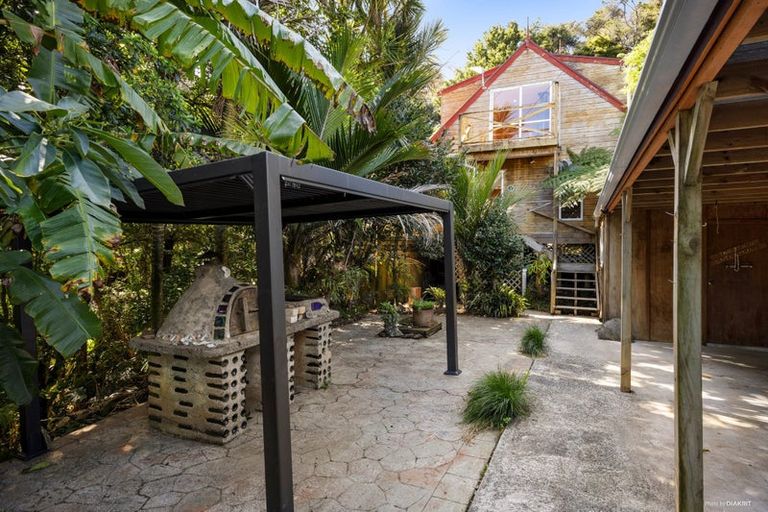 Photo of property in 37 Clinton Road, Tawharanui Peninsula, Warkworth, 0986