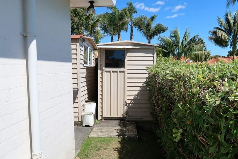 Photo of property in 36 Gillett Place, Botany Downs, Auckland, 2014
