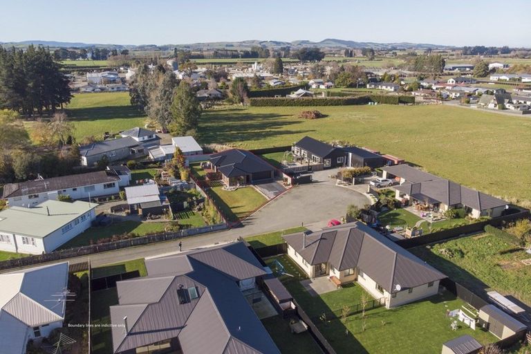 Photo of property in 9c Union Street, Winton, 9720