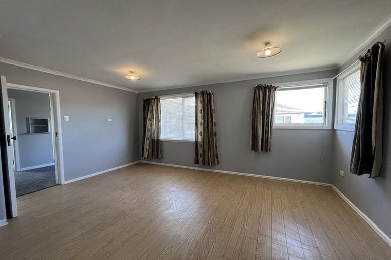 Photo of property in 172 Springs Road, Hornby, Christchurch, 8042