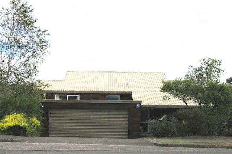 Photo of property in 31b Avonleigh Road, Green Bay, Auckland, 0604