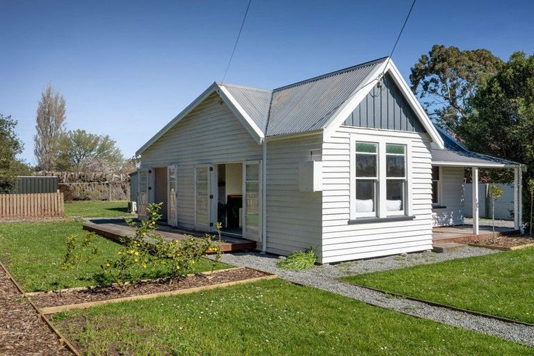 Photo of property in 10 Saint James Street, Southbridge, 7602