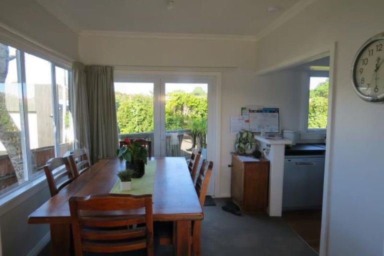 Photo of property in 8 Warangi Street, Strandon, New Plymouth, 4312