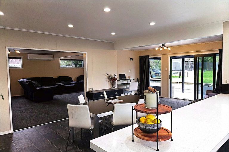 Photo of property in 36 Wanganui Road, Marton, 4710