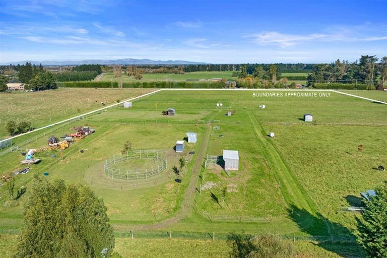 Photo of property in 27 Loburn Whiterock Road, Loburn, Rangiora, 7472