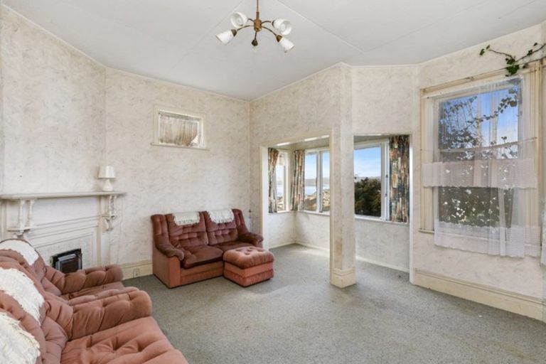 Photo of property in 21 Sugarloaf Road, Brooklyn, Wellington, 6021