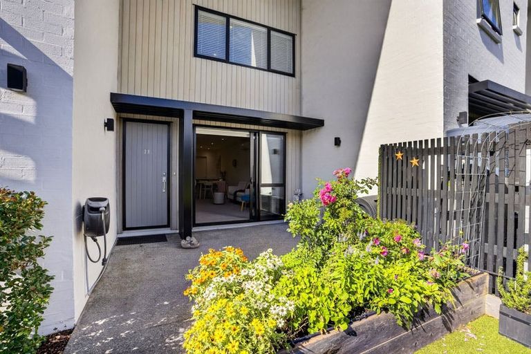 Photo of property in 28 Walter Merton Road, Hobsonville, Auckland, 0616