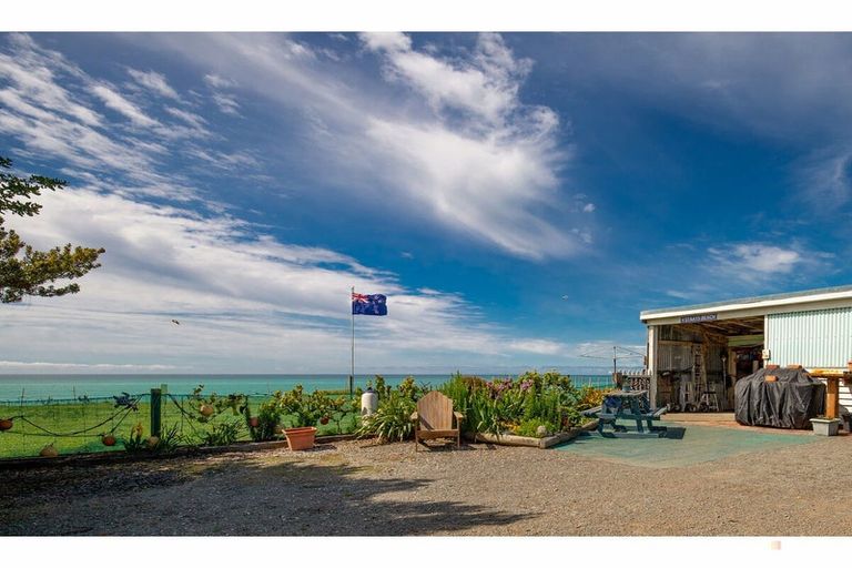 Photo of property in 347 Waimate Highway, Saint Andrews, Timaru, 7971