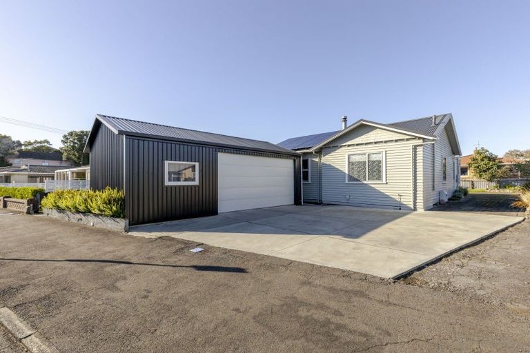 Photo of property in 83 Tukapa Street, Westown, New Plymouth, 4310