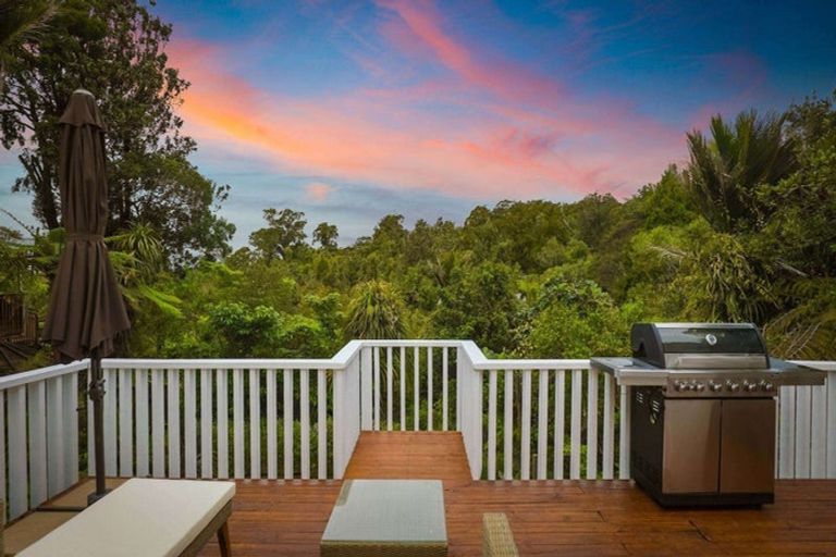 Photo of property in 705 Scenic Drive, Henderson Valley, Auckland, 0612