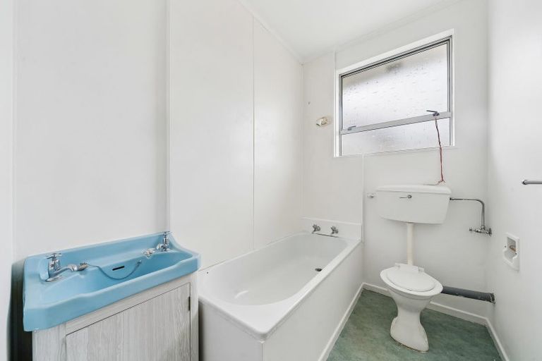 Photo of property in 2/4 Rodney Street, Waiwhetu, Lower Hutt, 5010