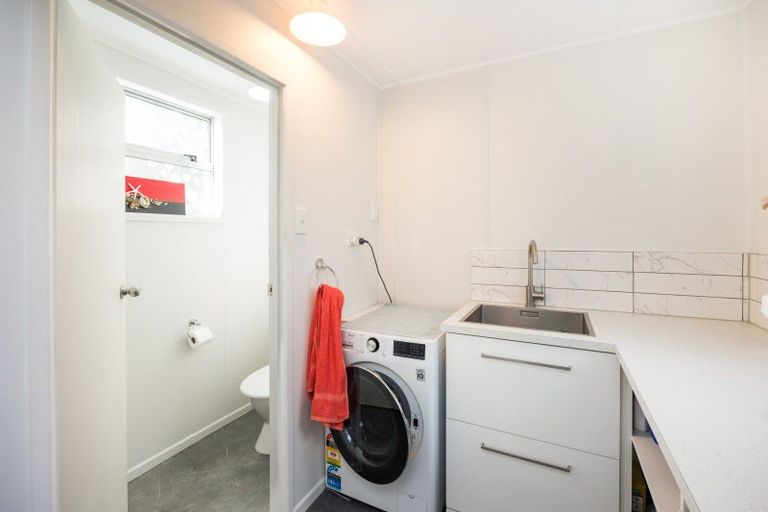 Photo of property in 43 Shortt Street, Foxton Beach, Foxton, 4815