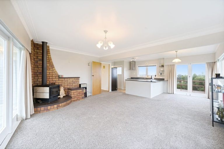 Photo of property in 175 Waimumu Road, Massey, Auckland, 0614