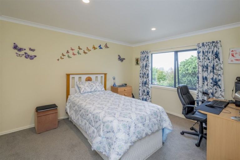 Photo of property in 10 Burnfield Way, Levin, 5510