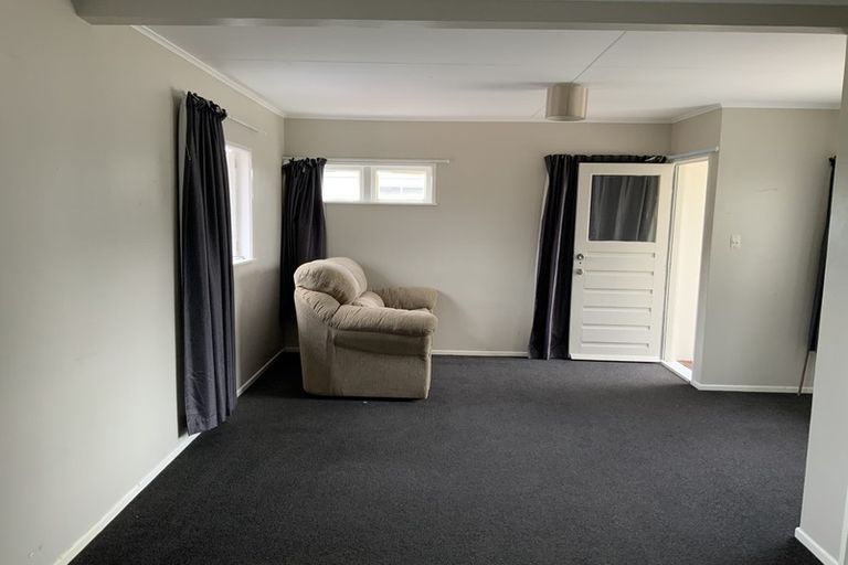 Photo of property in 100 Main Road, Waikanae, 5036