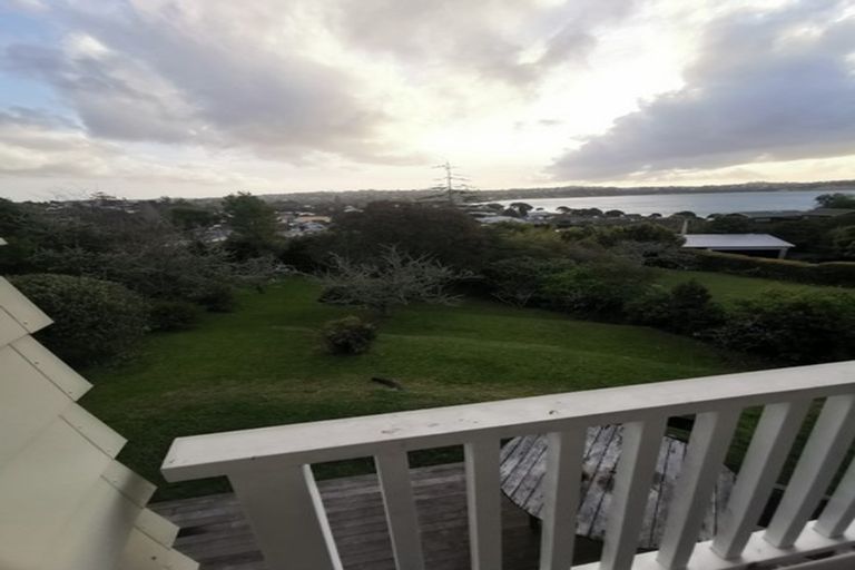 Photo of property in 12 Tindalls Bay Road, Tindalls Beach, Whangaparaoa, 0930