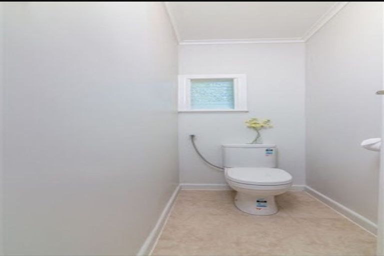 Photo of property in 33 Titirangi Road, New Lynn, Auckland, 0600