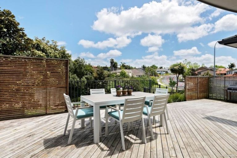 Photo of property in 83 Marina View Drive, West Harbour, Auckland, 0618