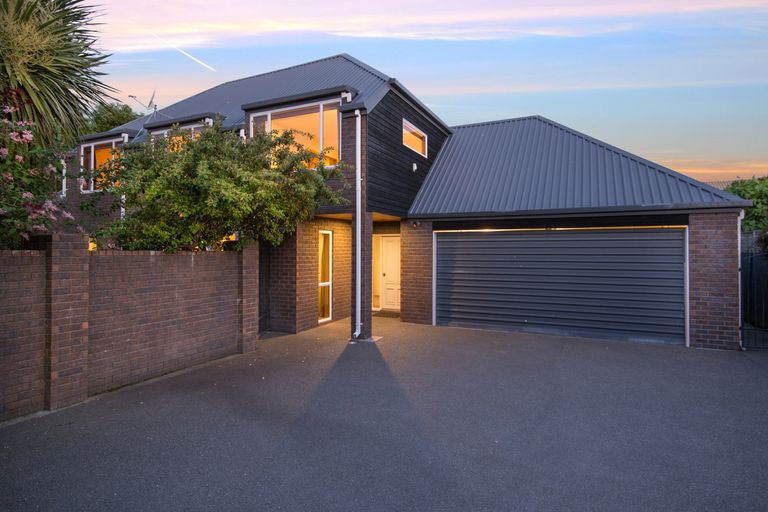 Photo of property in 376a Memorial Avenue, Burnside, Christchurch, 8053