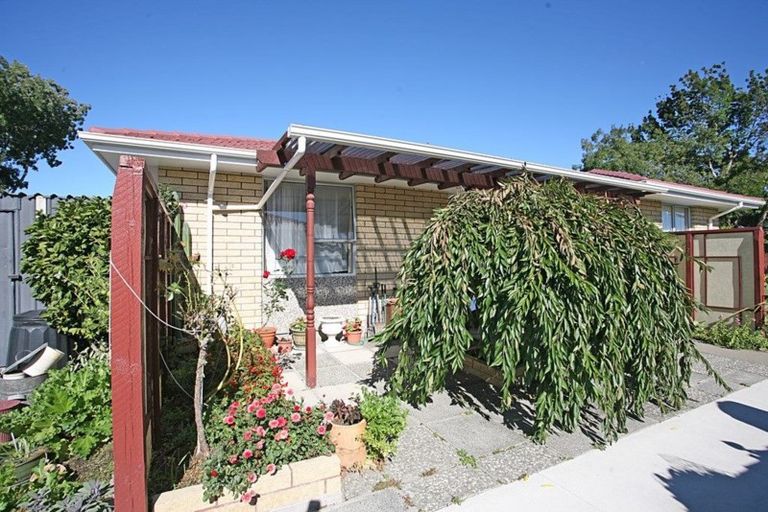 Photo of property in 6 Karnak Crescent, Russley, Christchurch, 8042