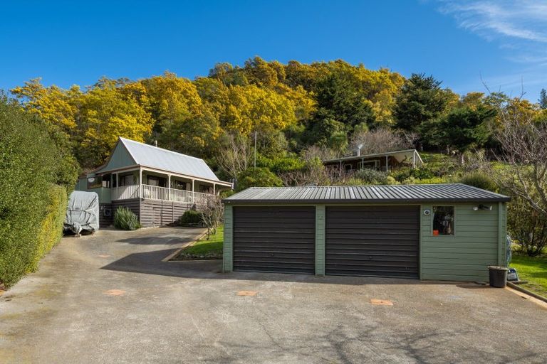 Photo of property in 17 Garden Terrace, Picton, 7220