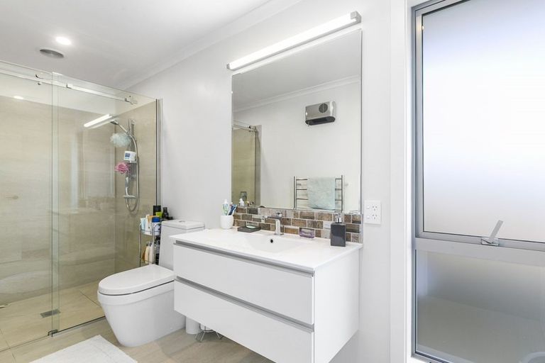 Photo of property in 33 Silver Springs Boulevard, Mosgiel, 9024