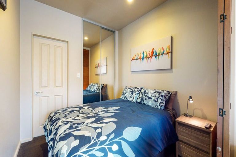 Photo of property in Atrium Towers, 6p/154 The Terrace, Wellington Central, Wellington, 6011