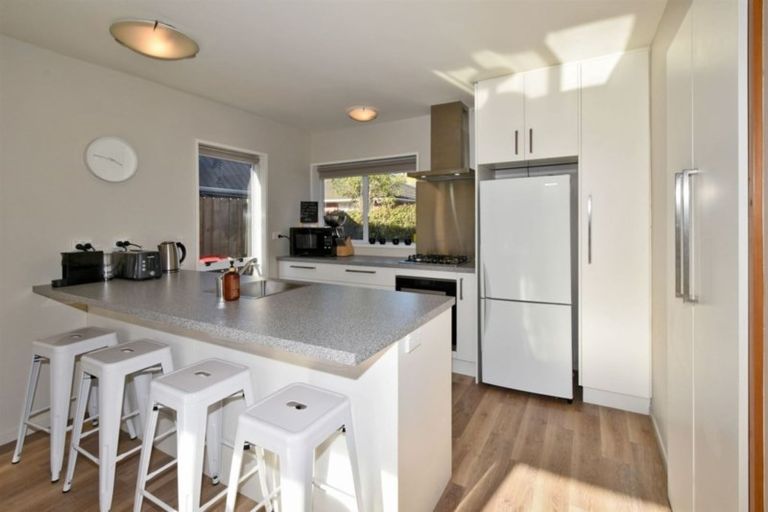 Photo of property in 3/251 Memorial Avenue, Burnside, Christchurch, 8053