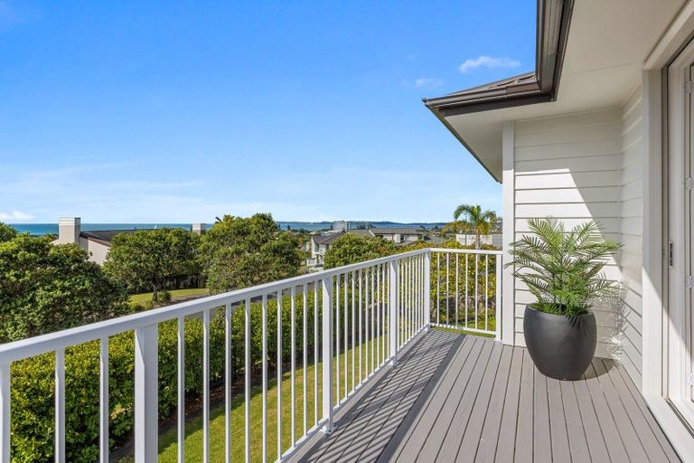 Photo of property in 56 Grovenor Drive, Orewa, 0931