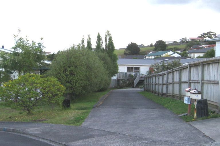 Photo of property in 13 Worthington Place, West Harbour, Auckland, 0618