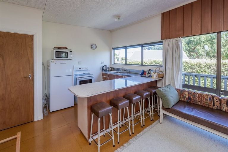 Photo of property in 668 Waikawa Beach Road, Waikawa Beach, Manakau, 5573