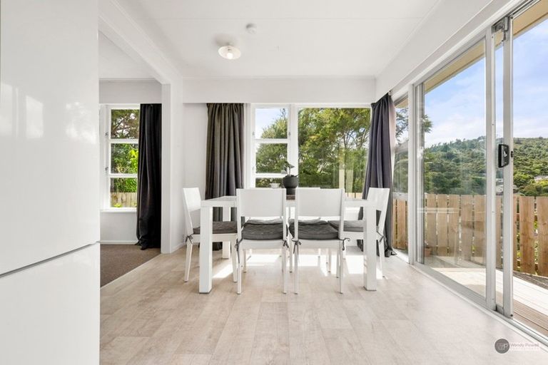 Photo of property in 38 Holborn Drive, Stokes Valley, Lower Hutt, 5019